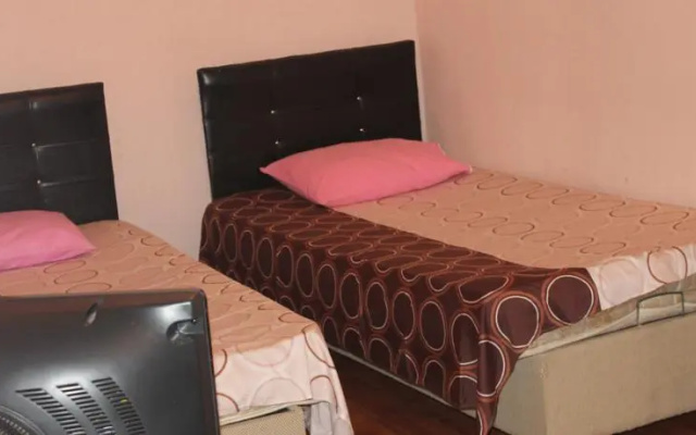 Guest House 6