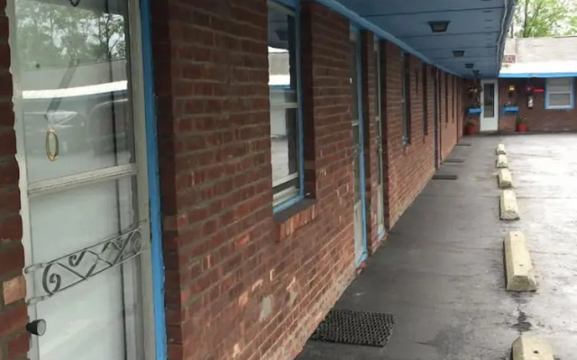Tompkin's Motel