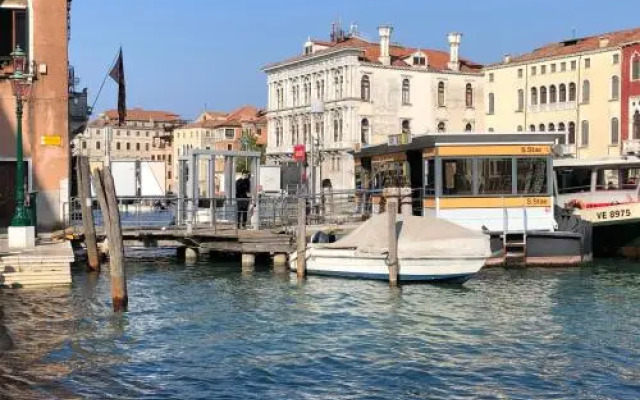 San Stae Charming Apartment