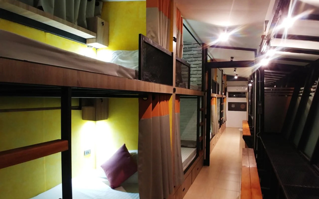 Green House Neo-Resotel - Hostel