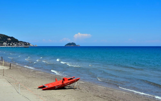La Vie Enchanting Sea View