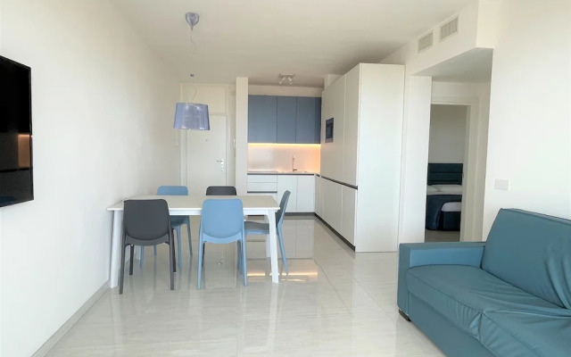 Apartment in a Prime Seafront Location