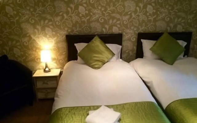 House o' Hill Hotel