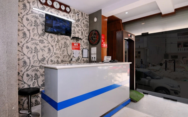 OYO 2041 Hotel Silver Land