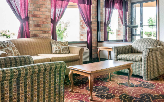 Rodeway Inn Coopersville