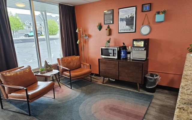 The Retro Hotel