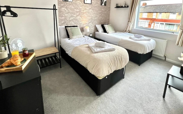 Remarkable 2-bed House in Coventry
