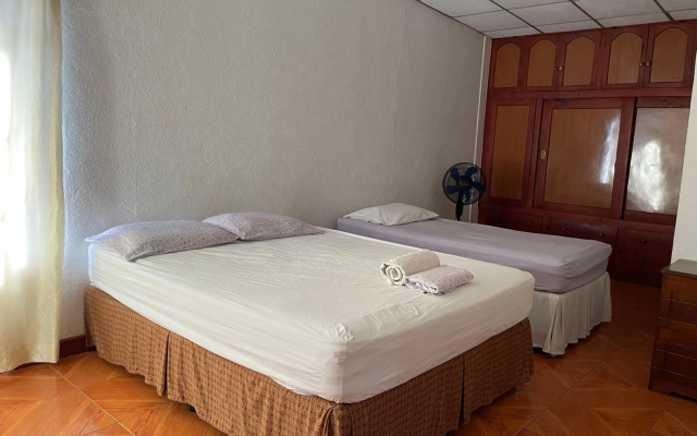 Casa Robles - Room close to Airport #1
