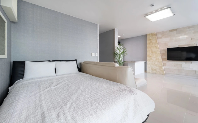Pohang Pinewave Sea & Spa Pension