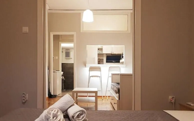Calming Apt In Koukaki