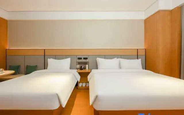 JI Hotel (Taiyuan Jinyang Lake Hongdenglong Stadium)