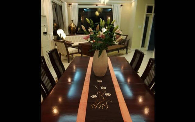 Отель Sen Villa Saigon Вьетнам, Хошимин - отзывы, цены и фото номеров - забронировать отель Sen Villa Saigon онлайн вид на фасад
