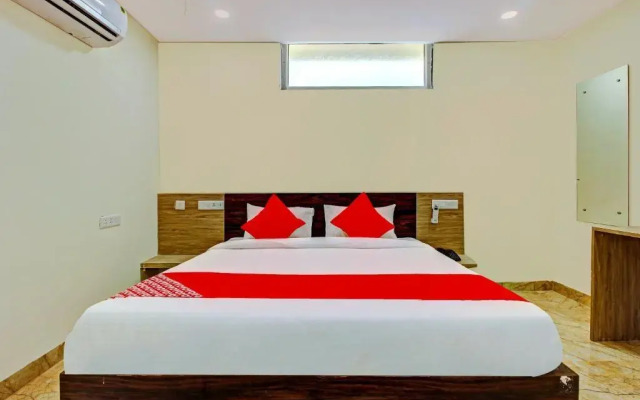 AB7 Residency by OYO Rooms