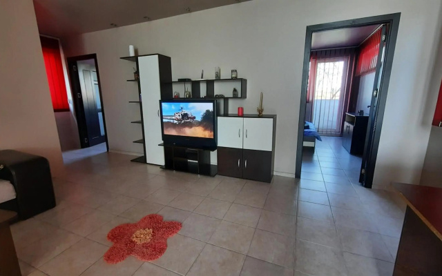 Spacious, modern condo in new villa - sleeps 6
