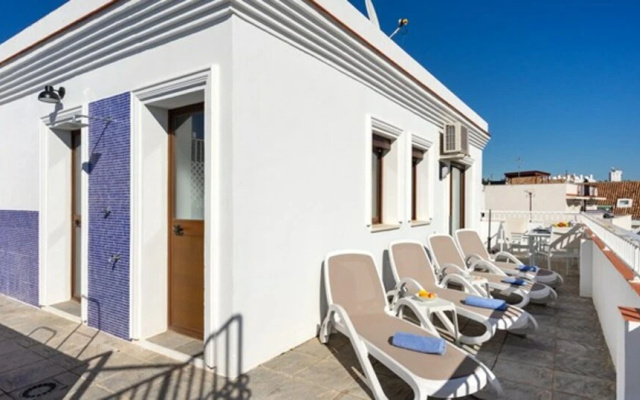 Apartment - 3 Bedrooms with Pool and WiFi - 107694