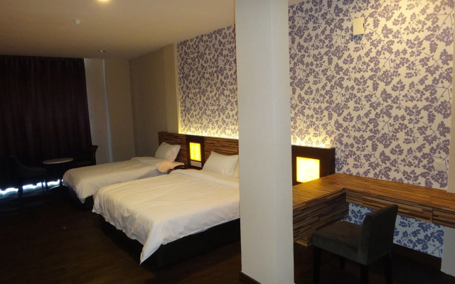 WaterFront Boutique Hotel
