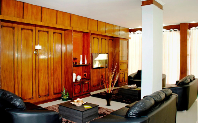 Turrance White Hotel