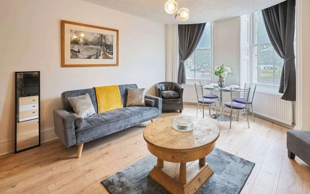 Host Stay Grand Parade Apartment