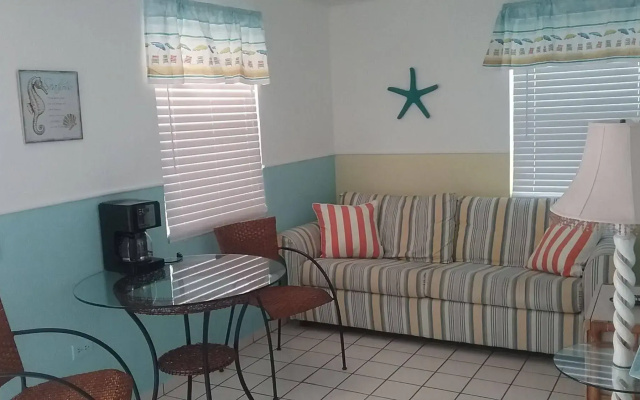 Tropical Bay Inn Motel