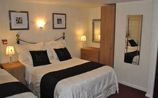 Clifton Villa Hotel