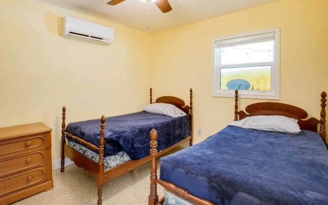 Canal-front Tampa Vacation Rental w/ Private Pool!
