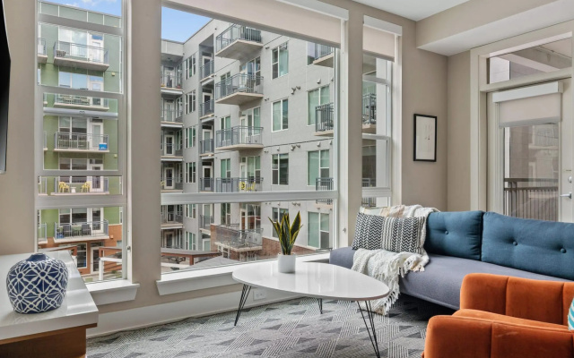 Denver | Family Ready 2BD/2BA Riverfront Apartment