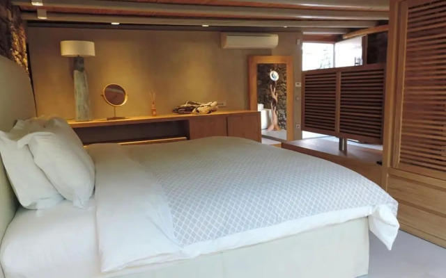 Luxury Key Mykonos 5 Bed Villa White Satin Agia Sofia