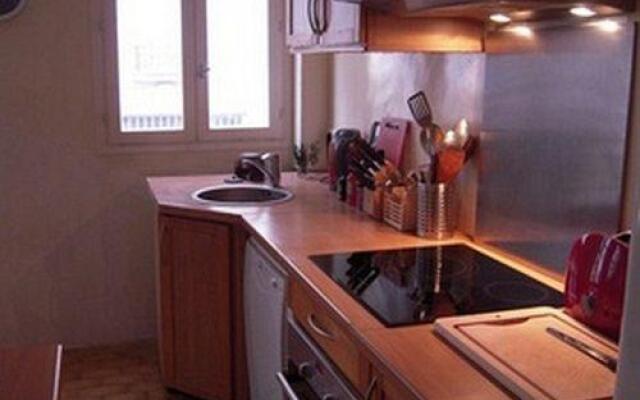 Отель Vacation Rental Bluets Париж в номере