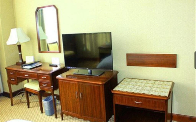 Huifeng Hotel
