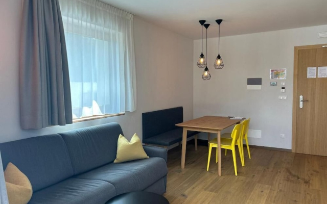 Alpenrose's Dining & Living