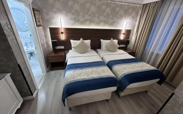 B Coner Hotel Bistro
