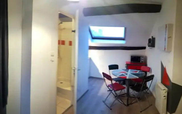 Studio in Dijon, With Wifi