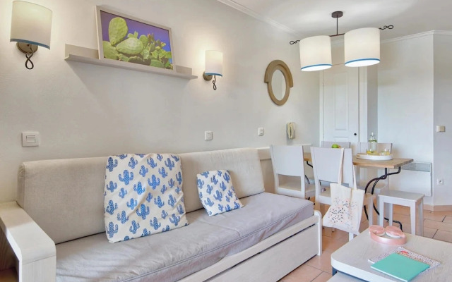 Picturesque 4-person Seaside Retreat