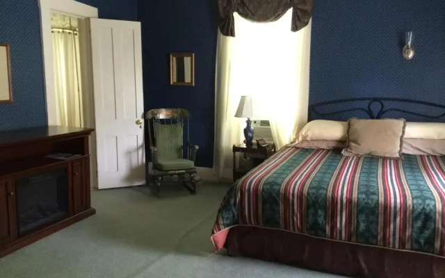 Antique Mansion B&B