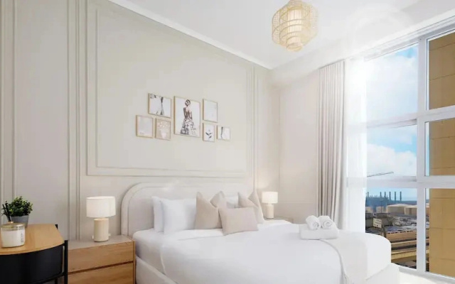LUX The Modern Marina Suite