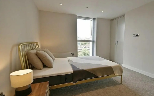 Top Floor 3-bed Penthouse in Manchester