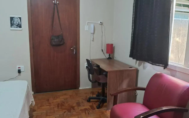 Pequeno e aconchegante Studio, bem localizado