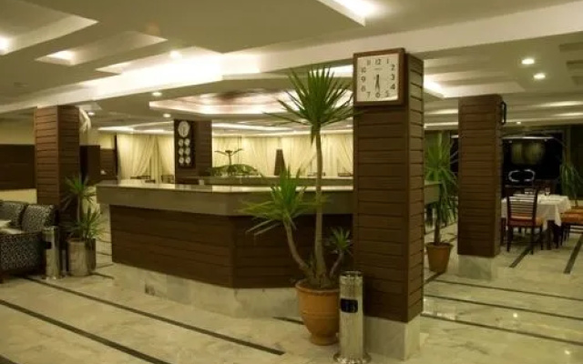 Chinar Family Resort