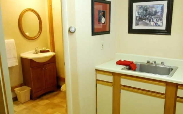 Vinehurst Inn And Suites