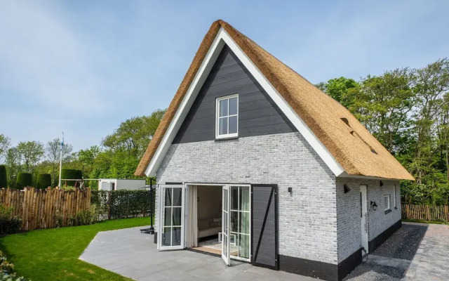 New Thatched Villa Near the Beach