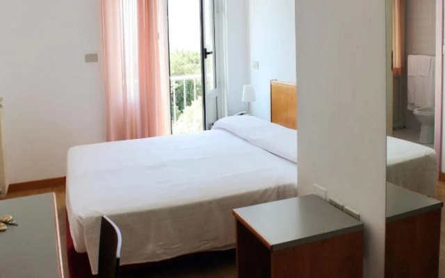Hotel Tritone