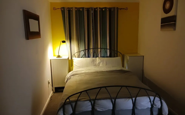 Cosy 1-bed Apartment in Swindon, Private Parking