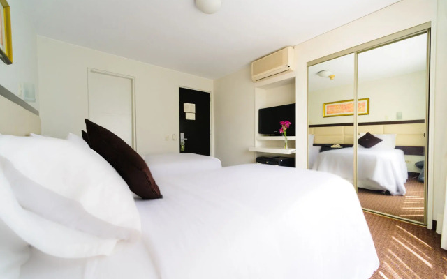 Roosevelt Hotel & Suites