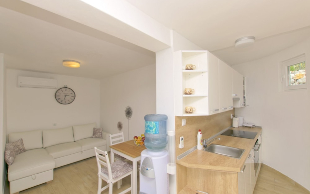 House Anica