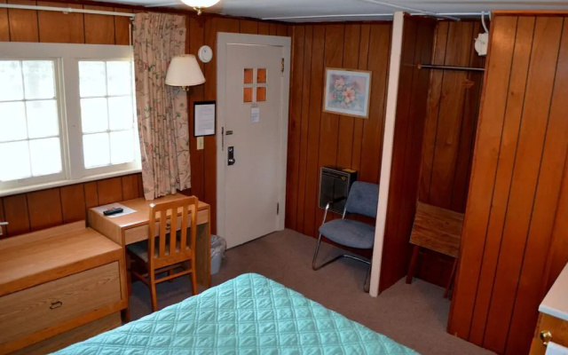 Chamber Lane Motel