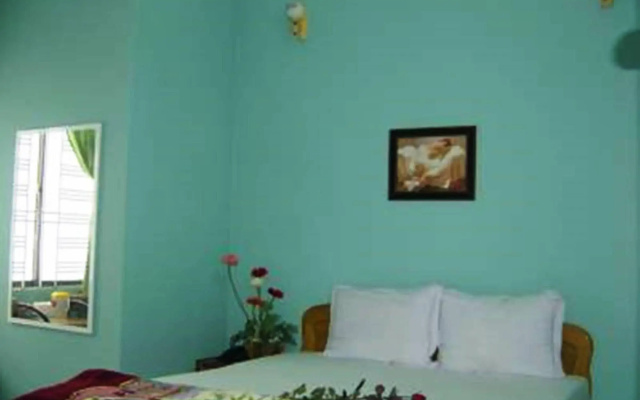 Phuong Thu Hotel