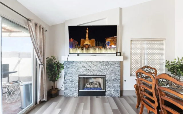1900 Sqft House 5beds,3bath With Heated Pool,spa,bbq