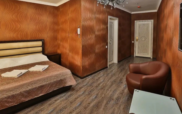 De Art 13 Hotel Na Profsoyuznoy