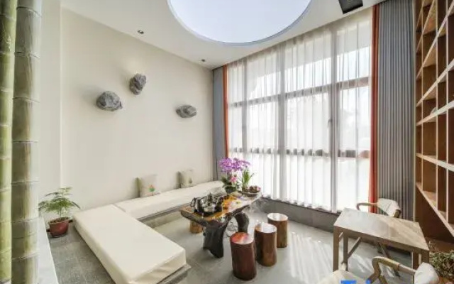 Zeyishan Homestay (Jiuhuashan Scenic Area Transfer Center)