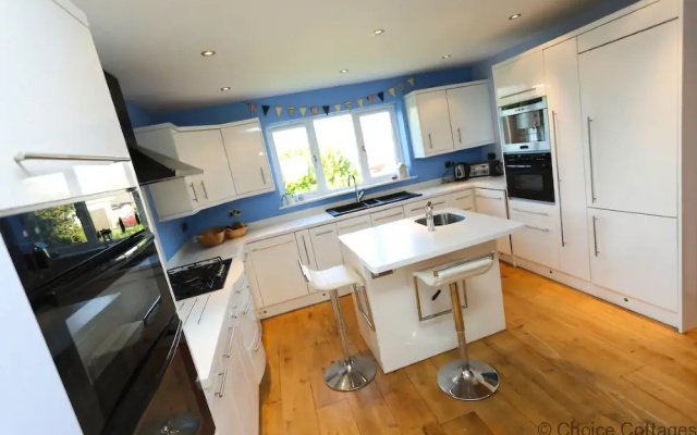 Croyde Waves 4 Bedrooms